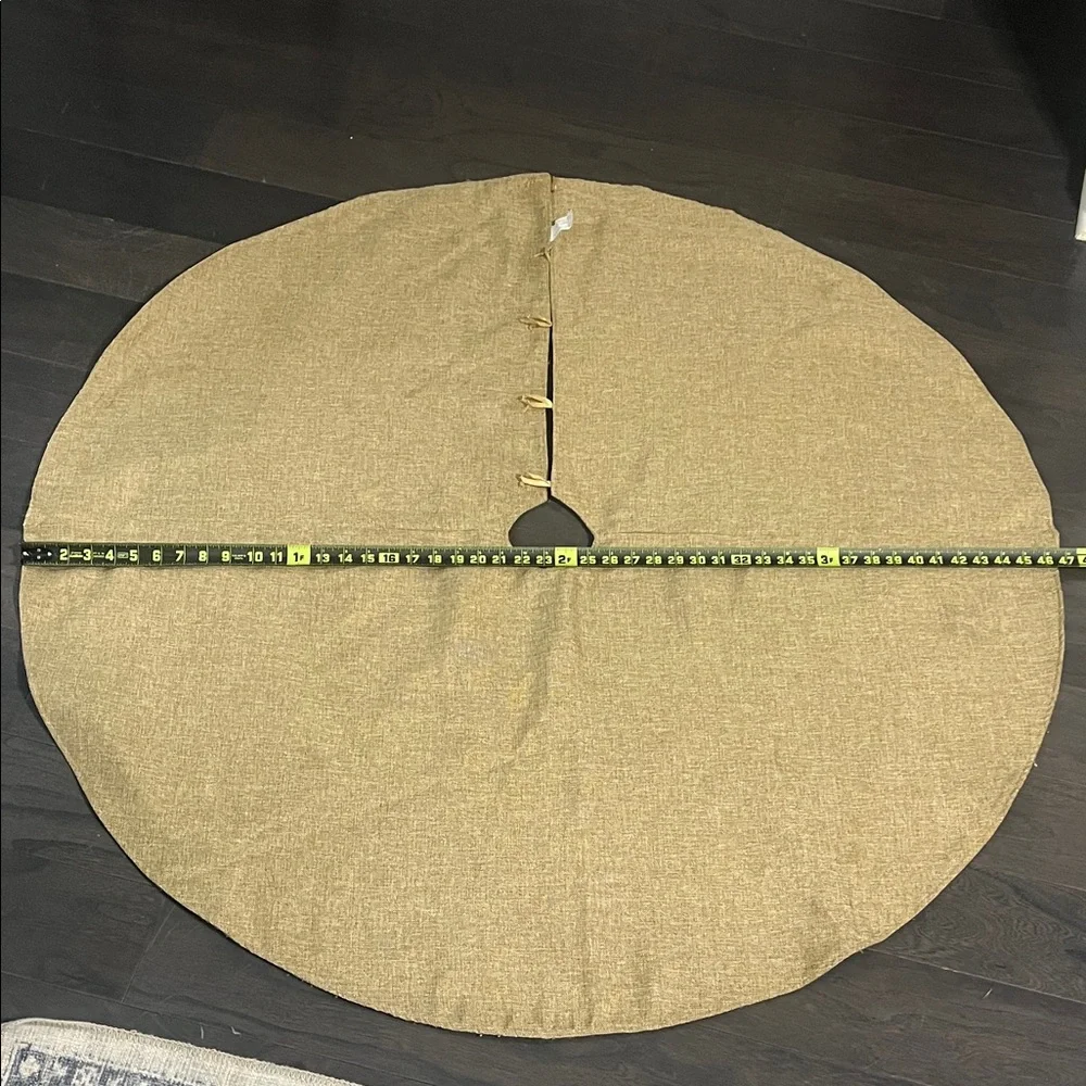 Elegant Tan Tree Skirt